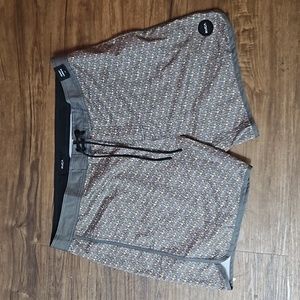 NWT Men's RVCA "Freeport Trunk" W 38" L 16" Lots of Flowers